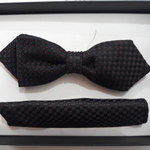 Zestaw mucha(slim) plus poszetka czarna kropki czerwone