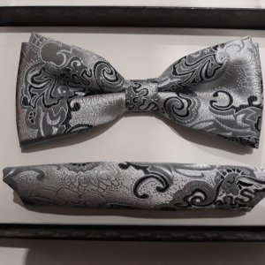 Zestaw mucha plus poszetka srebrny