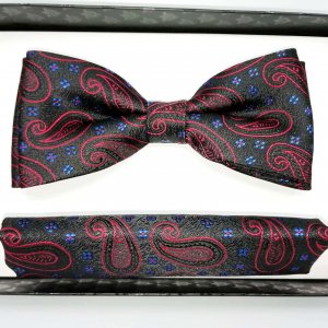 Zestaw mucha plus poszetka czarna wzór czerwony niebieskie kwiatki