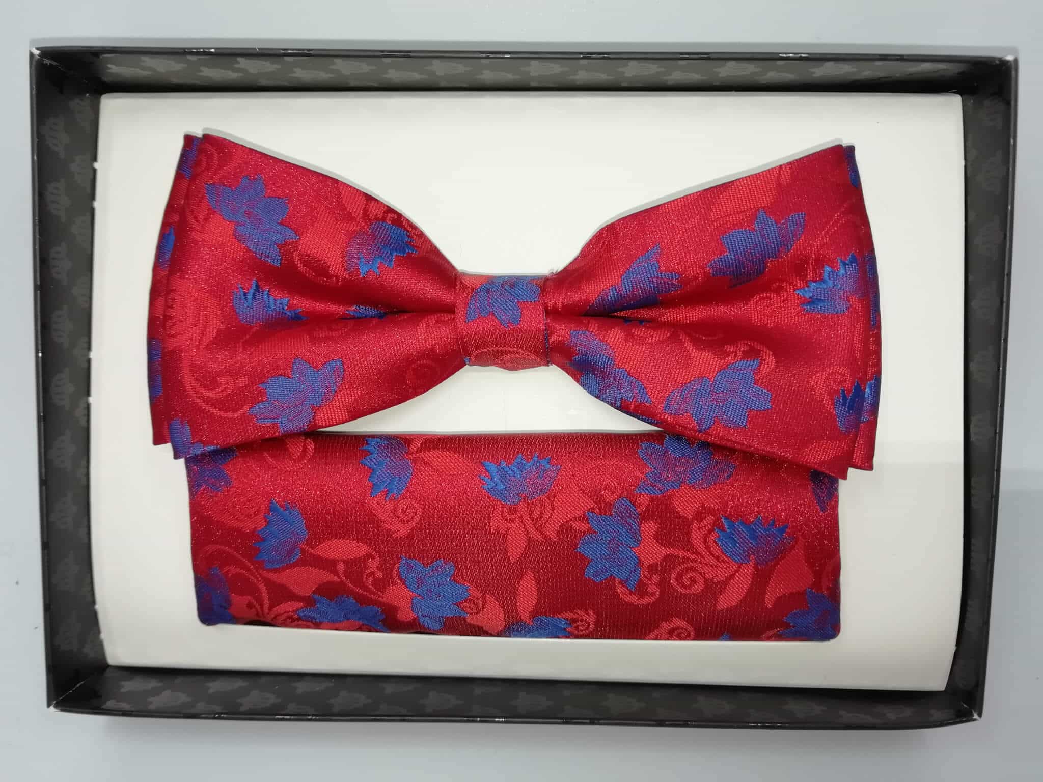 Mucha z poszetką czerwona - szafirowe kwiaty